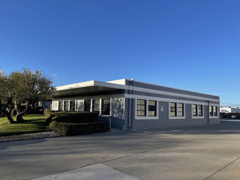 1616 Rollins Rd, Burlingame, CA for lease - Building Photo - Image 1 of 5