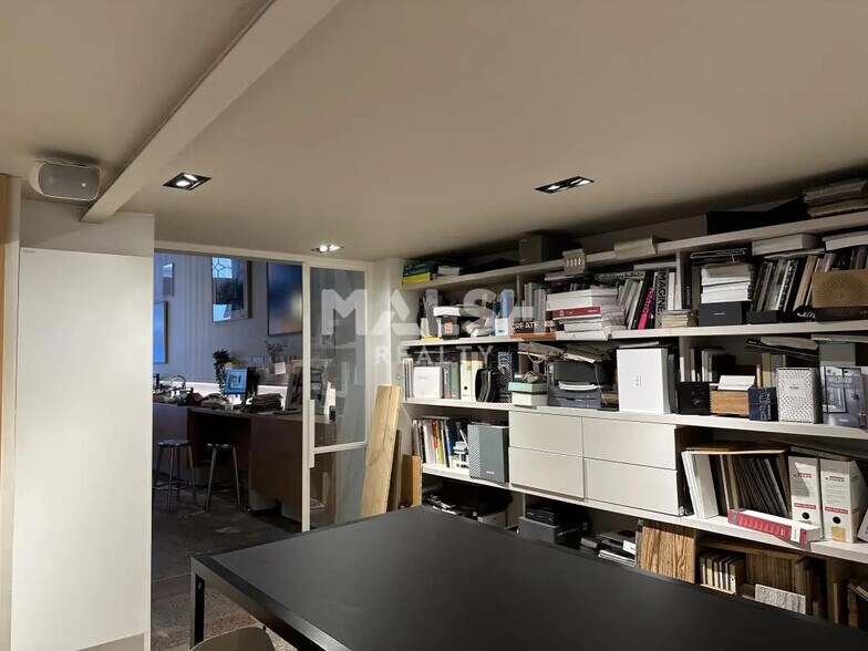 Retail in Lyon for sale - Interior Photo - Image 2 of 5