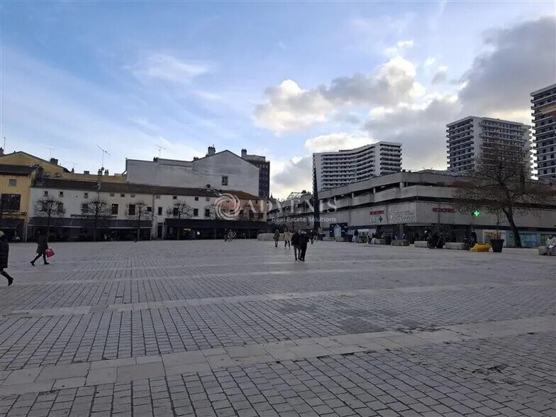 Office in Nancy for lease - Building Photo - Image 2 of 6