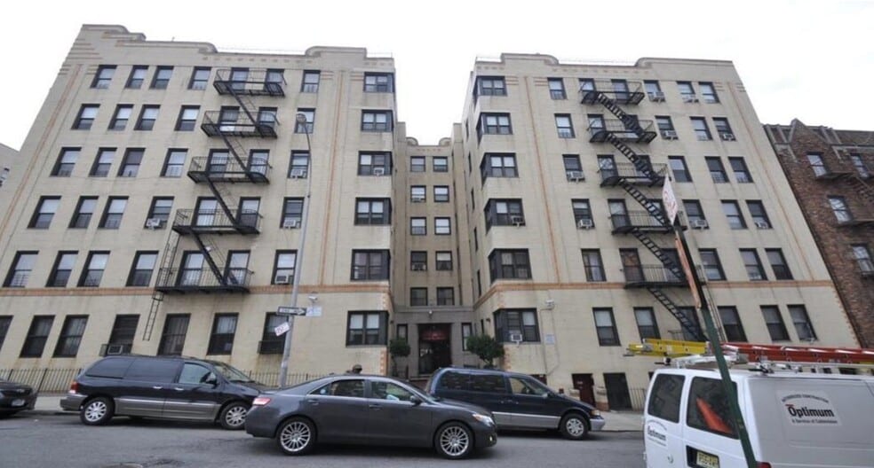 2230 Tiebout Ave, Bronx, NY for sale - Building Photo - Image 2 of 5