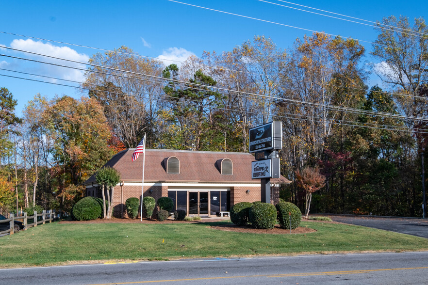 1001 S State St, Yadkinville, NC for sale - Building Photo - Image 3 of 31