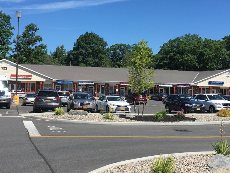 123 Saratoga Rd, Schenectady, NY for lease - Building Photo - Image 3 of 7