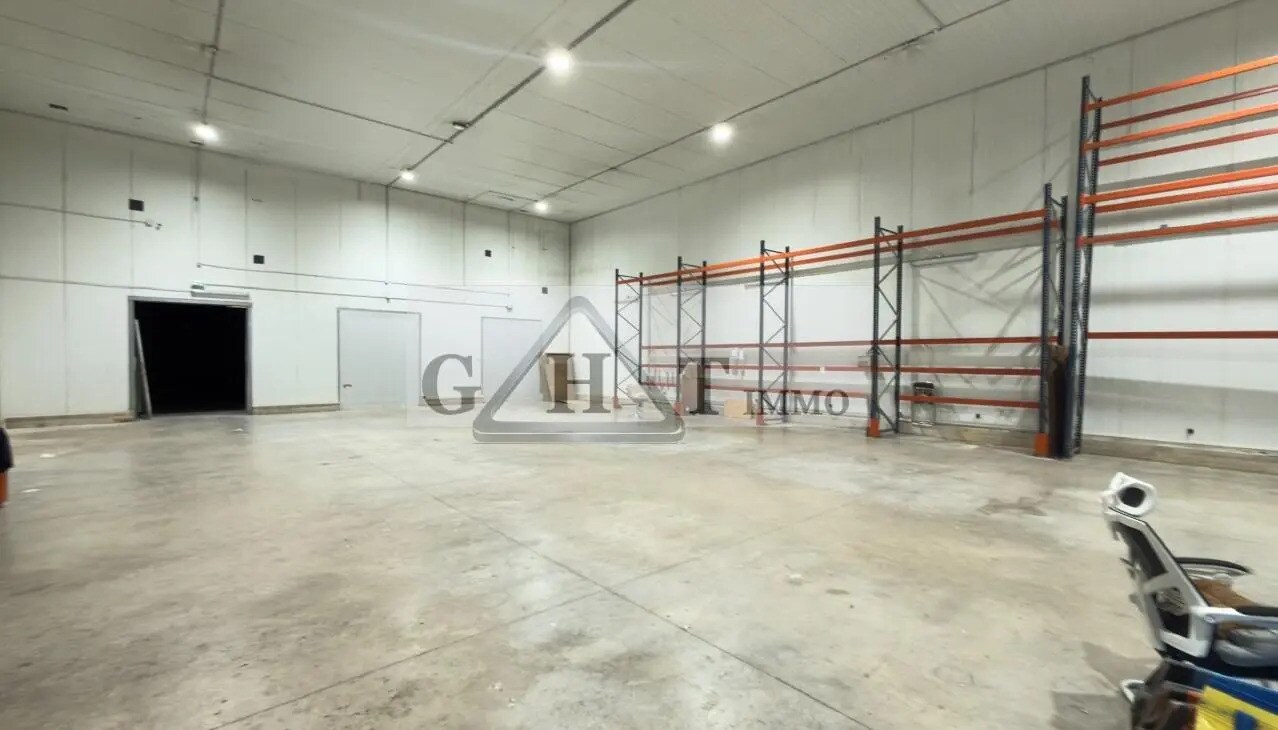 Office in Crégy-lès-Meaux for lease Interior Photo- Image 1 of 16