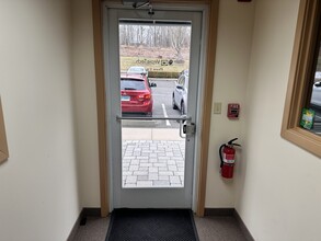 1449 Old Waterbury Rd, Southbury, CT for lease Interior Photo- Image 1 of 15