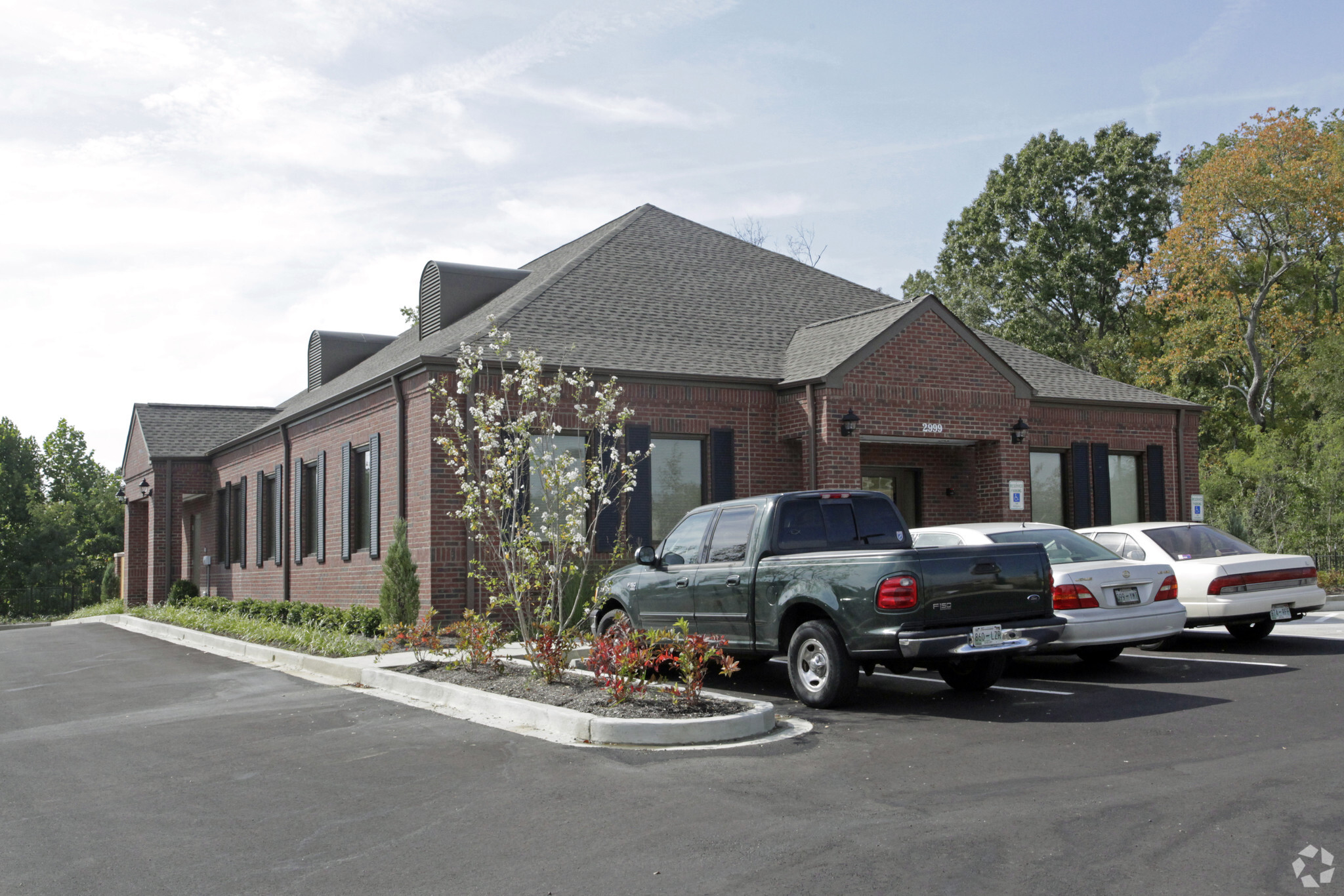 2999 Centre Oak Way, Germantown, TN for lease Primary Photo- Image 1 of 6