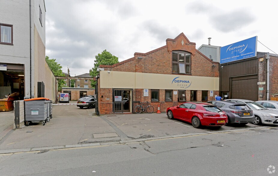 24-26 Arcadia Ave, London for lease - Building Photo - Image 3 of 4