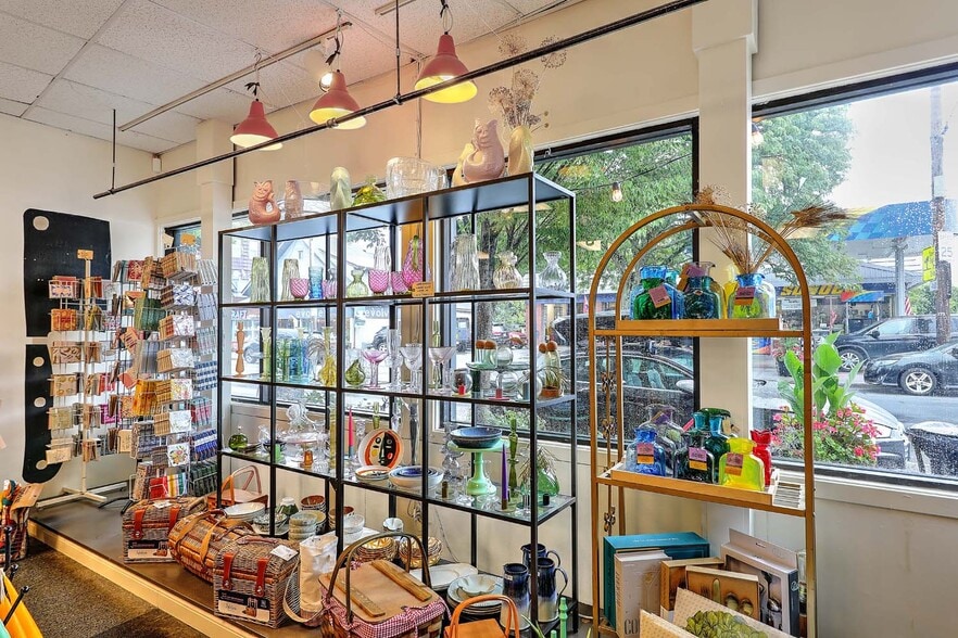 50 Glendale Ave, Providence, RI for sale - Interior Photo - Image 2 of 12