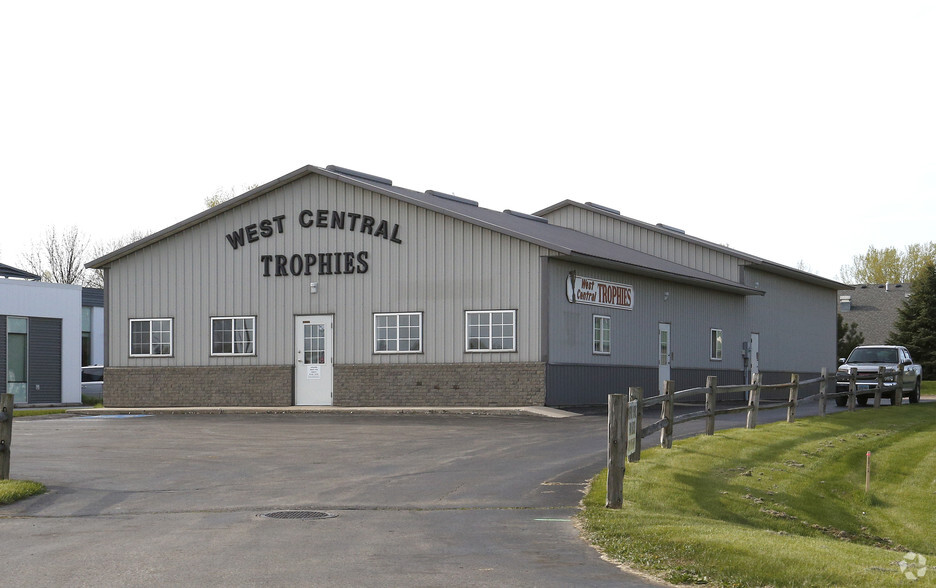 620 Highway 71 Service Rd, Willmar, MN for sale - Primary Photo - Image 1 of 1