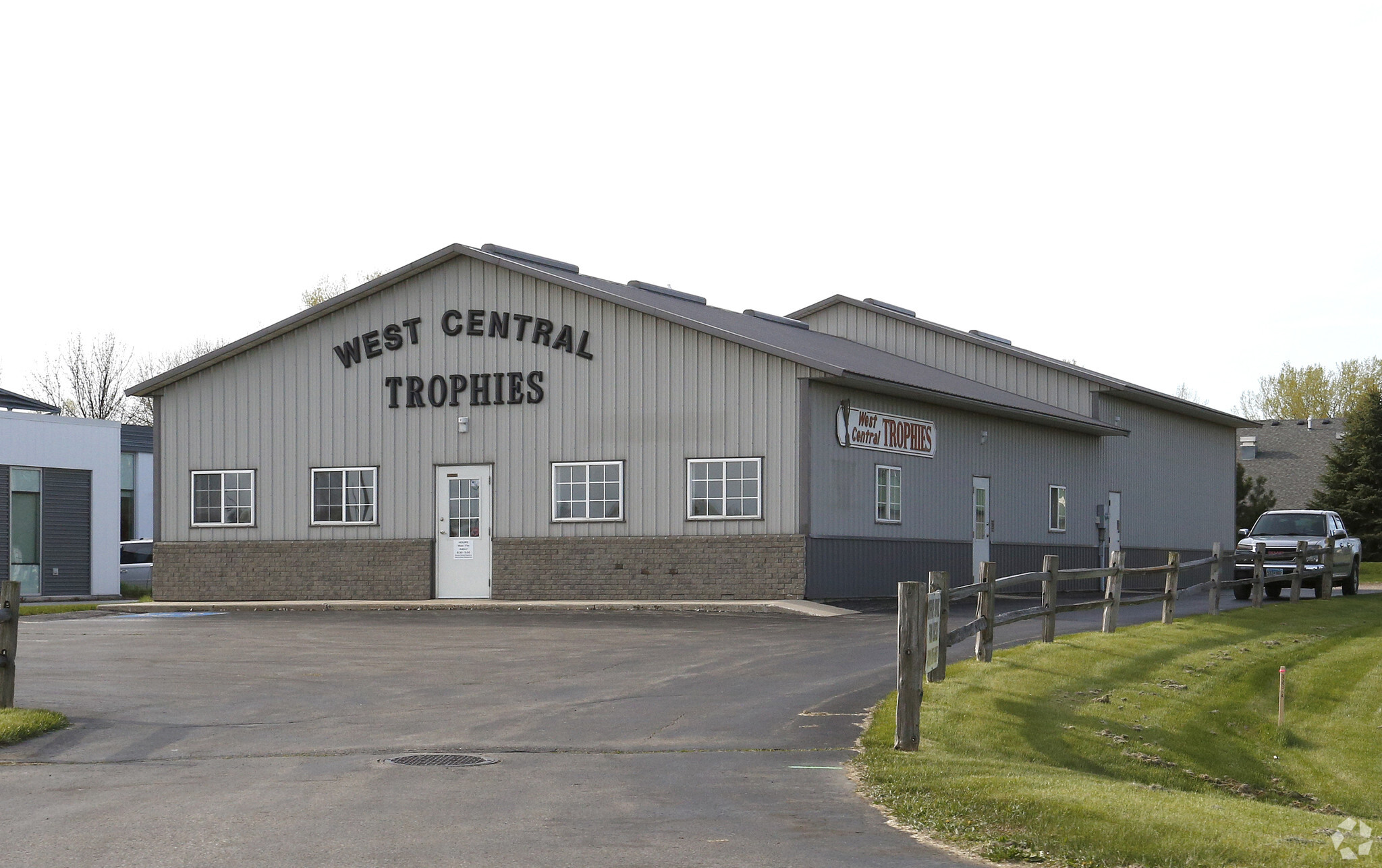 620 Highway 71 Service Rd, Willmar, MN for sale Primary Photo- Image 1 of 1