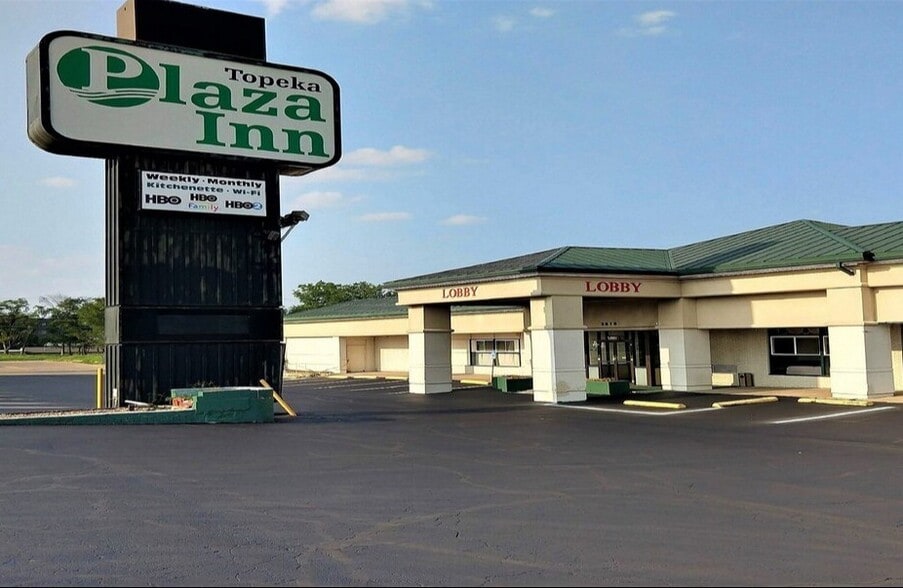 3810 SW Topeka Blvd, Topeka, KS for sale - Building Photo - Image 1 of 4