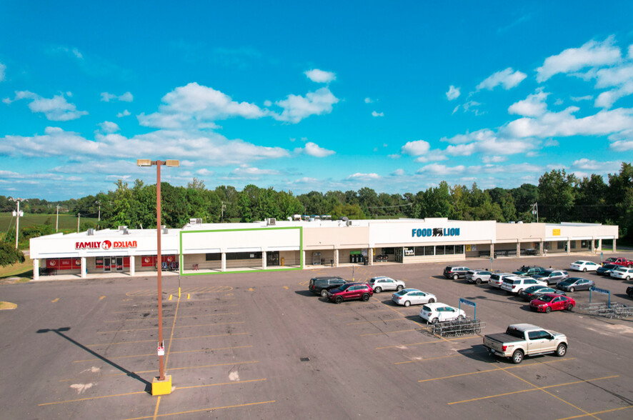 1100-1116 Aberdeen Rd, Laurinburg, NC for lease - Building Photo - Image 2 of 23