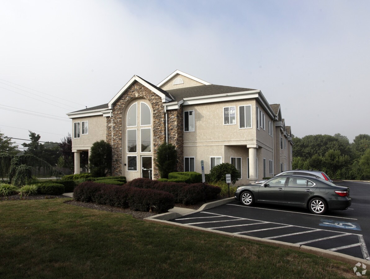 460 S Lewis Rd, Royersford, PA 19468