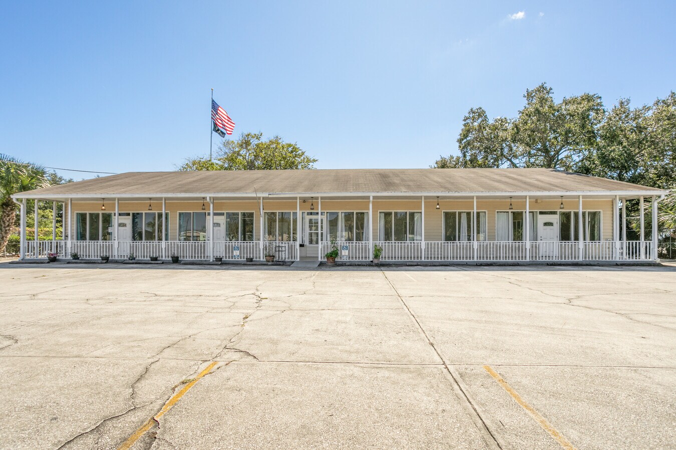 100 1st St W, Atlantic Beach, FL 32233