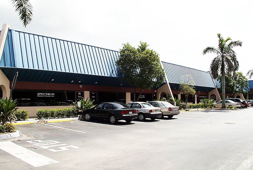 10190-10300 NW 47th St, Sunrise, FL for lease - Building Photo - Image 3 of 21