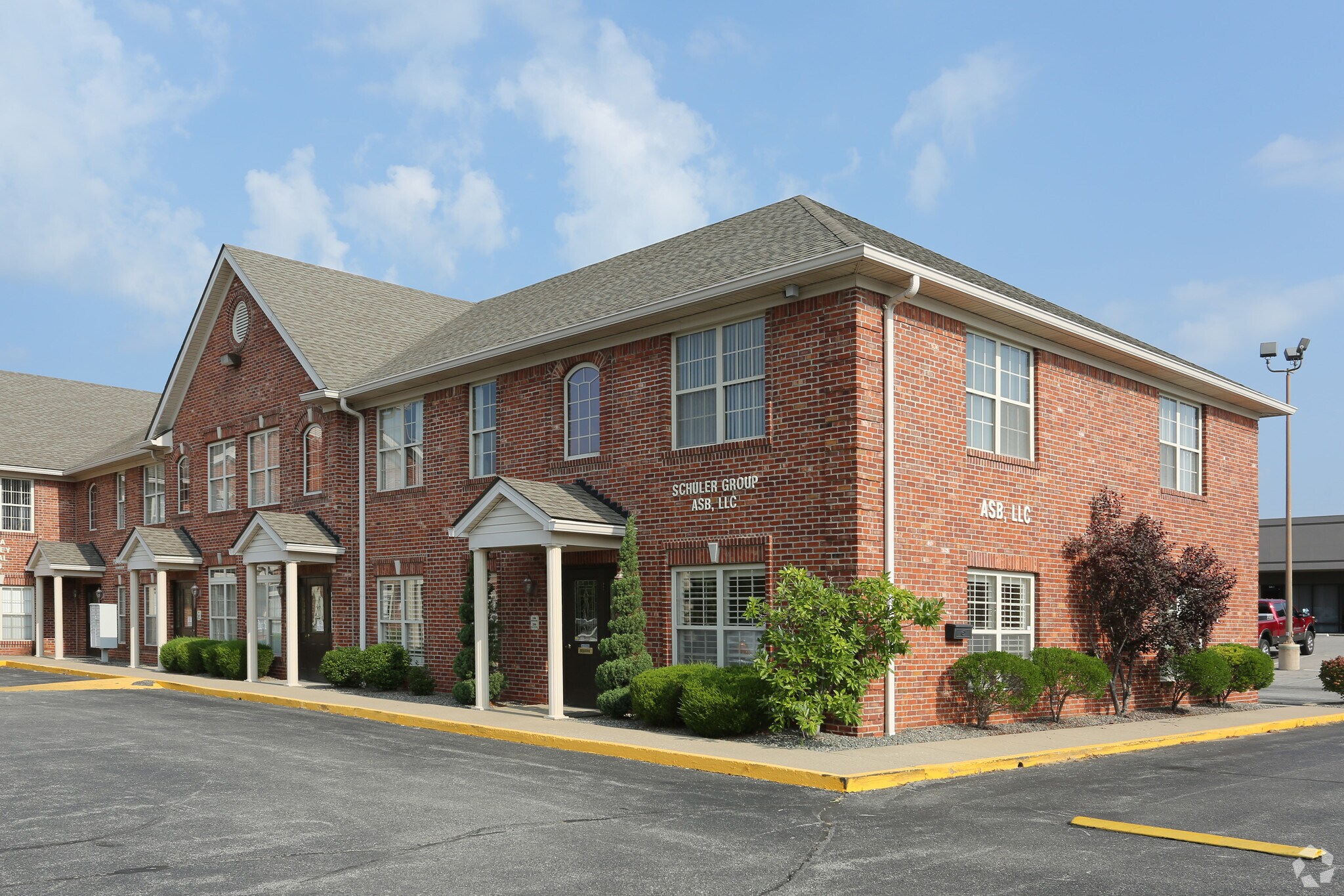 720 Rolling Creek Dr, New Albany, IN for sale Primary Photo- Image 1 of 1