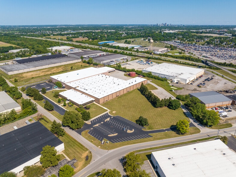 2300 McGaw Rd, Columbus, OH for lease - Building Photo - Image 2 of 9