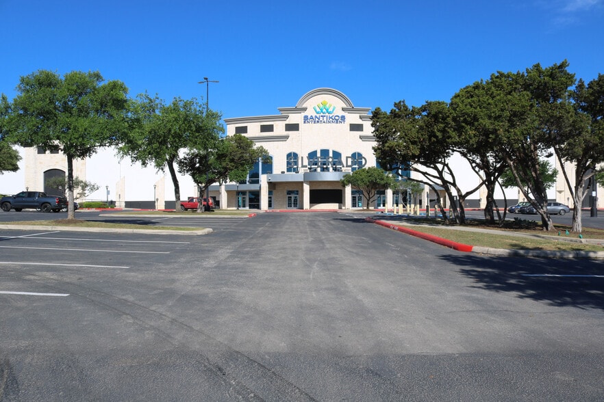 11851 Bandera Rd, Helotes, TX for lease - Building Photo - Image 1 of 7