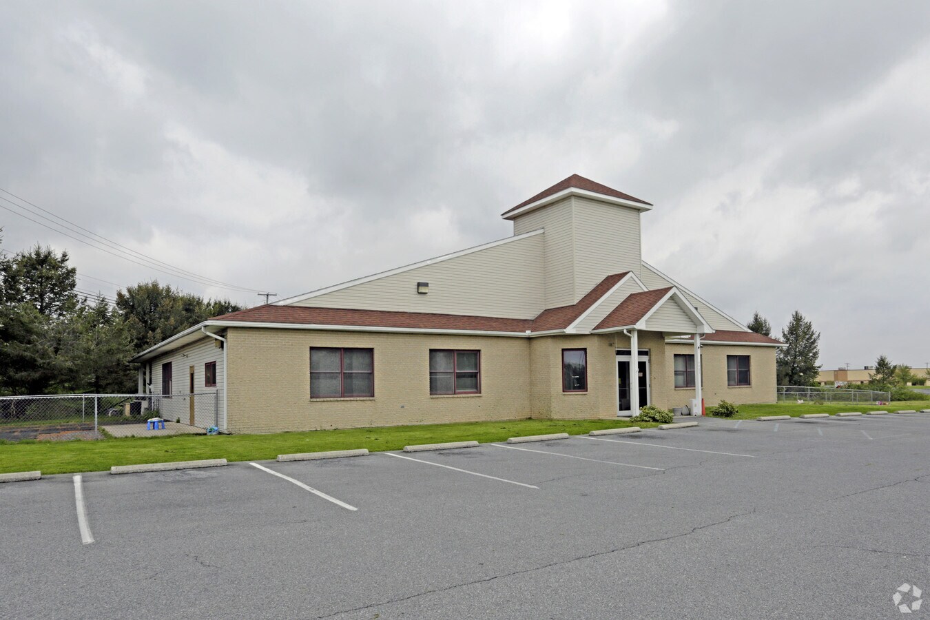 4405 Pennsylvania St, Schnecksville, PA 18078