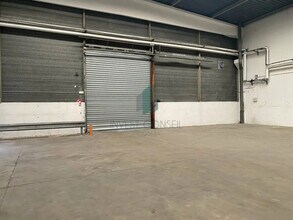 Flex in SAINT-OUEN-L'AUMONE for lease Building Photo- Image 1 of 1