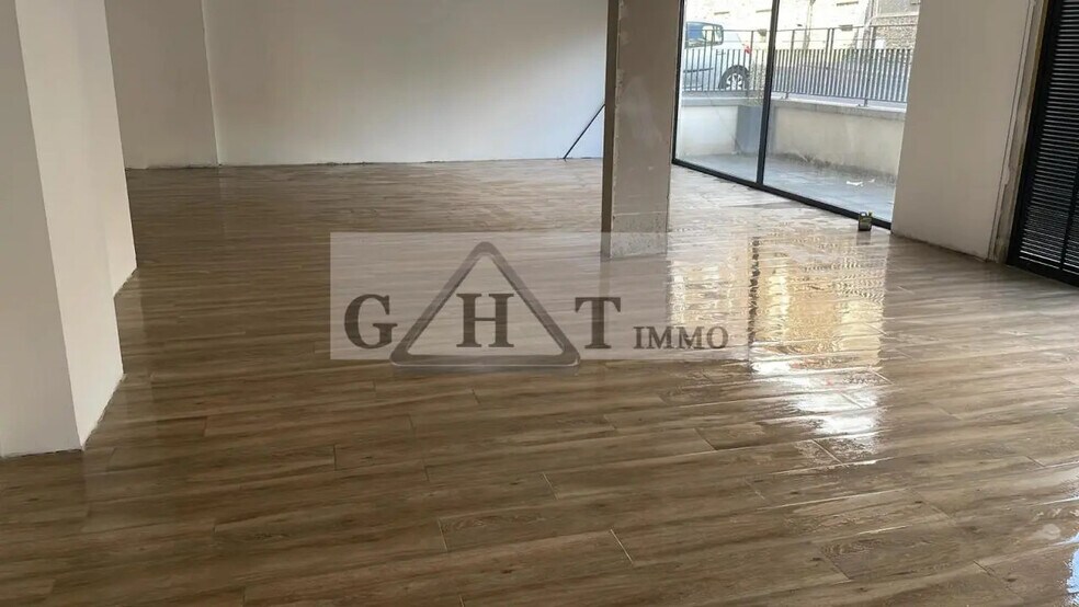 Retail in Gagny for lease - Interior Photo - Image 3 of 5