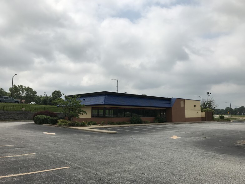 2575 Hart St, Vincennes, IN for sale - Building Photo - Image 1 of 1