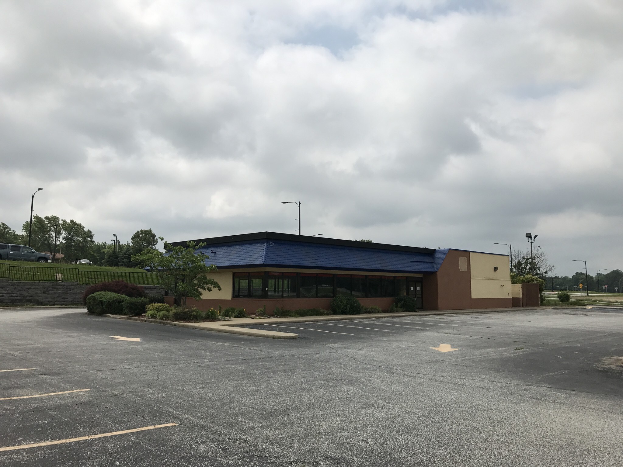 2575 Hart St, Vincennes, IN for sale Building Photo- Image 1 of 1