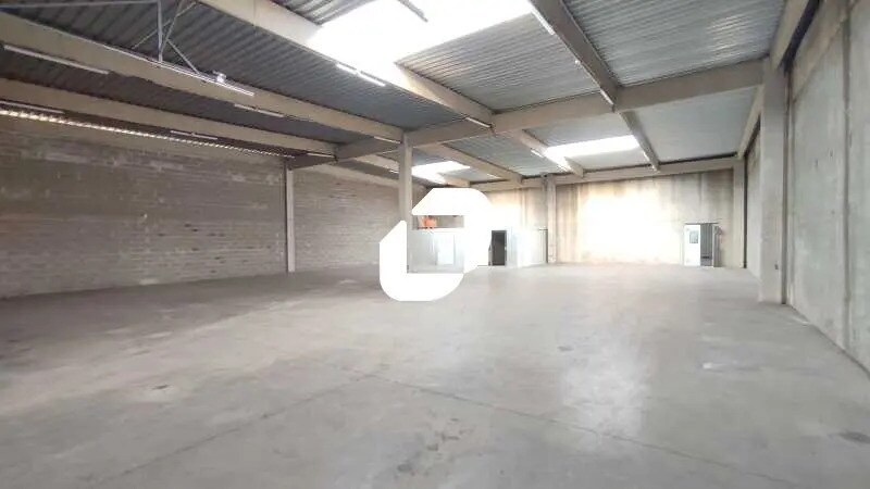 Retail in Pessac for lease - Interior Photo - Image 2 of 18