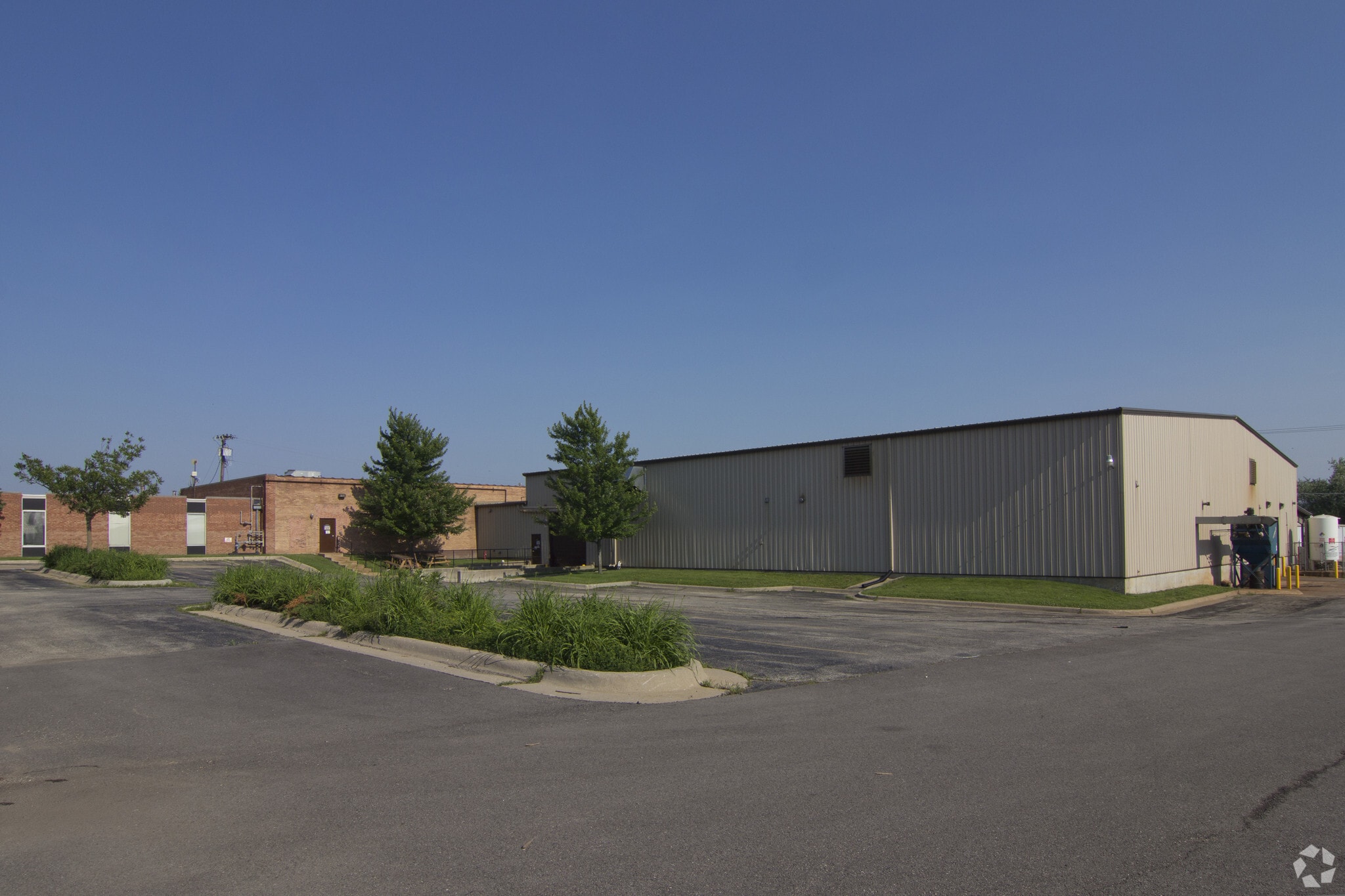 5055 26th Ave, Rockford, IL for lease Building Photo- Image 1 of 4