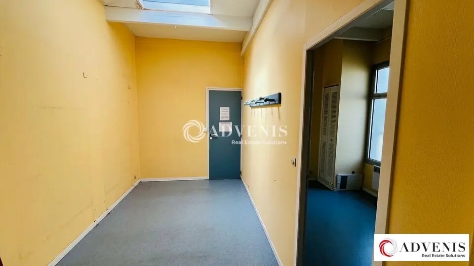 Retail in VILLENAVE-D'ORNON for lease - Interior Photo - Image 3 of 11