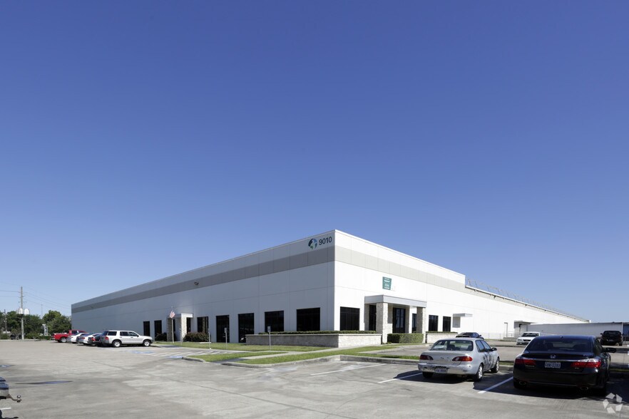 9010 W Little York Rd, Houston, TX for lease - Primary Photo - Image 1 of 7