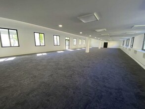 33 Avenue Du Docteur Georges Lévy, Vénissieux for lease Interior Photo- Image 1 of 4