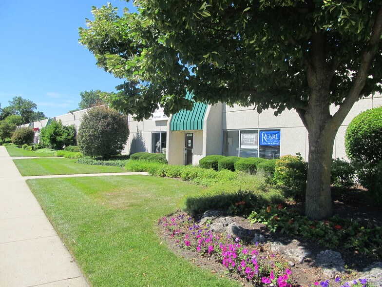 400-428 W 5th Ave, Naperville, IL for sale - Building Photo - Image 1 of 1