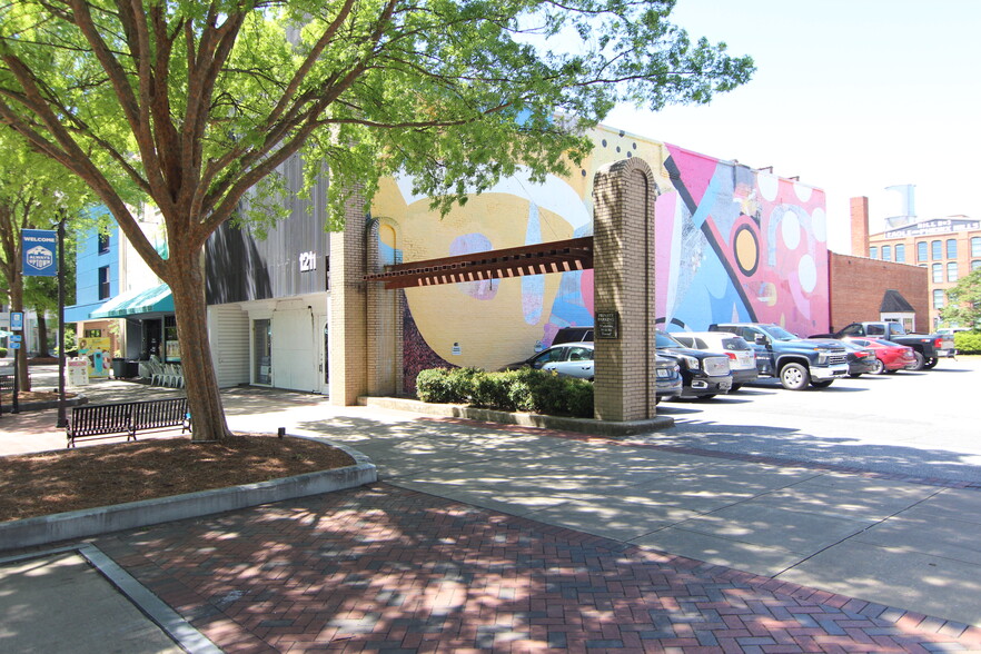 1211 Broadway, Columbus, GA for lease - Building Photo - Image 1 of 8