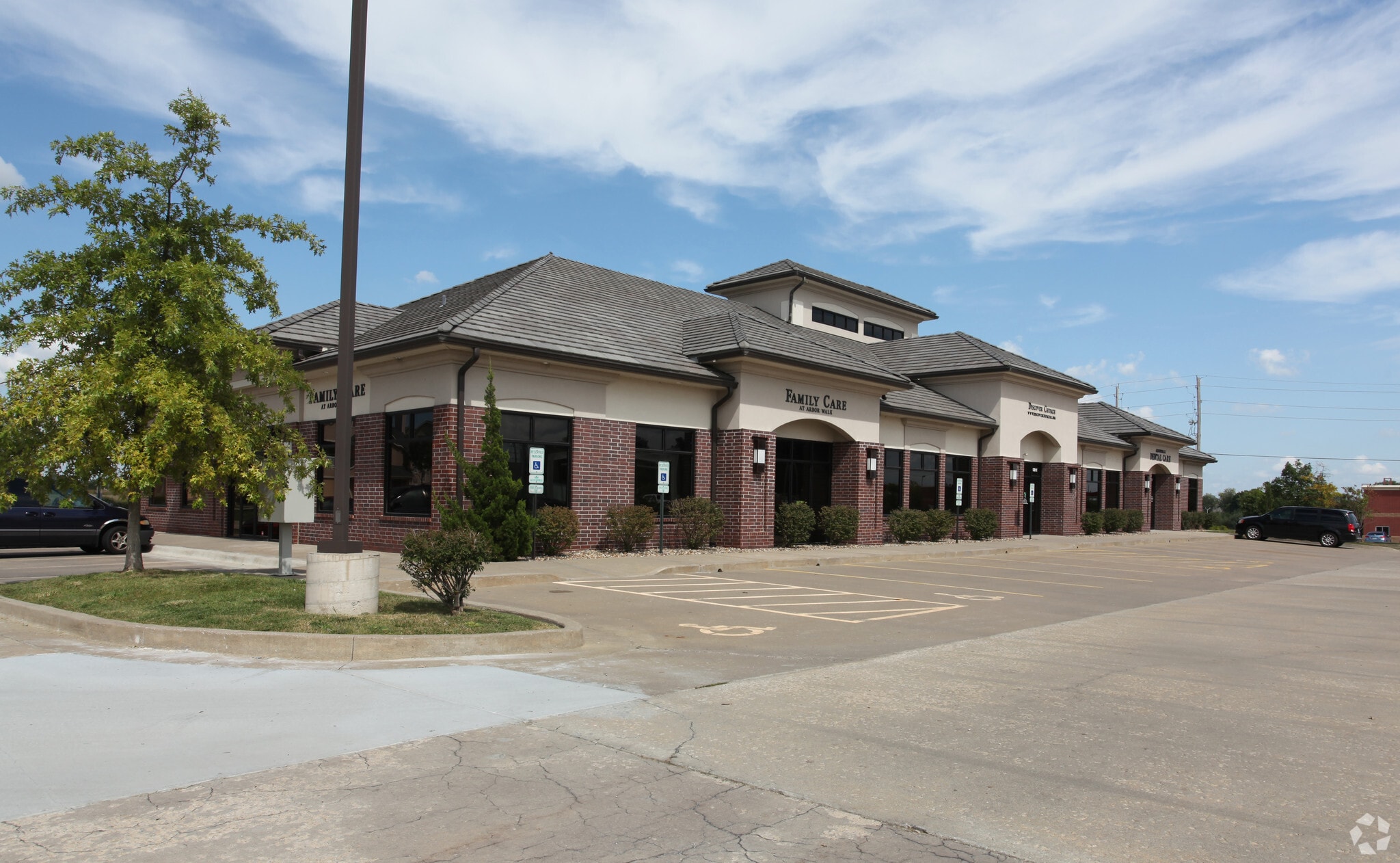 1301 SW Arborwalk Blvd, Lee's Summit, MO for sale Primary Photo- Image 1 of 1