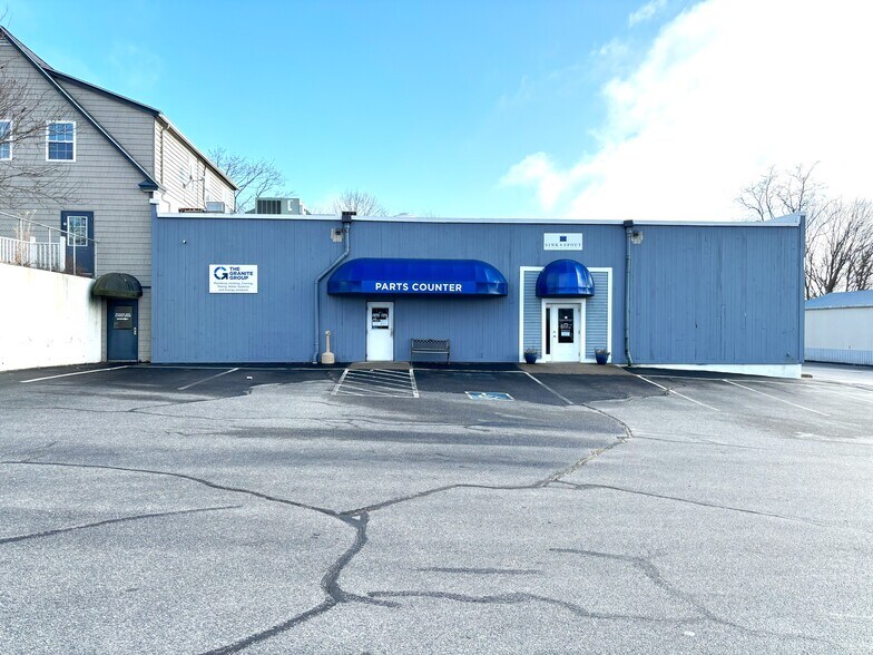 464 S Main St, Colchester, CT for sale - Building Photo - Image 1 of 1
