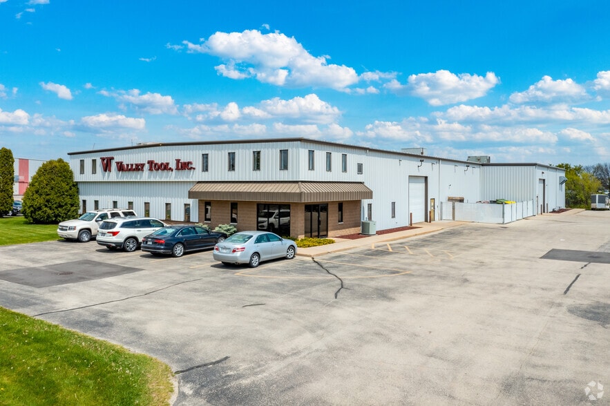 3040 N Pointer Rd, Appleton, WI for sale - Building Photo - Image 1 of 1