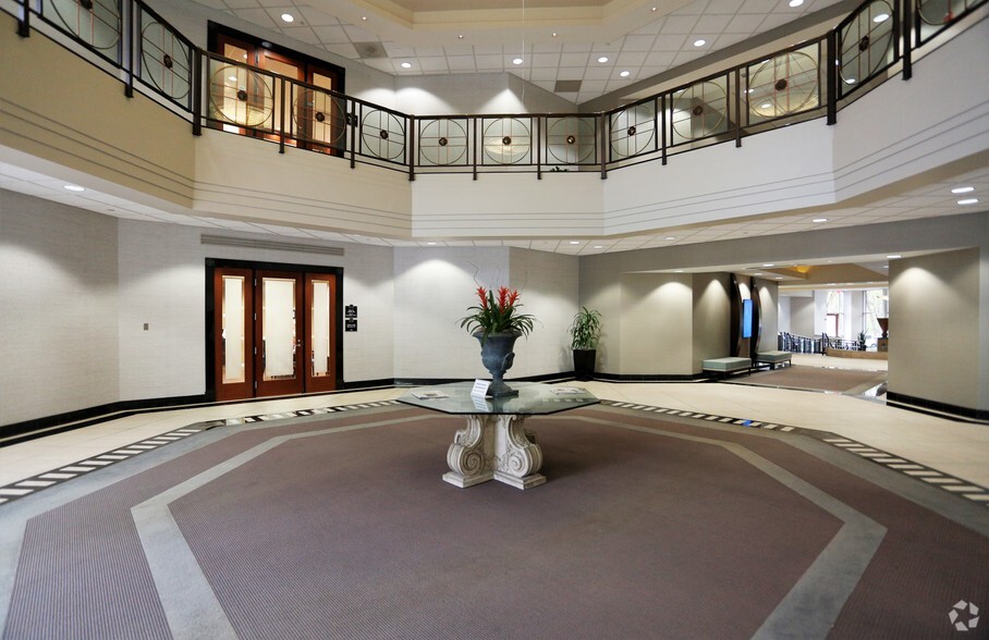 9020 Stony Point Pky, Richmond, VA for lease - Lobby - Image 2 of 7