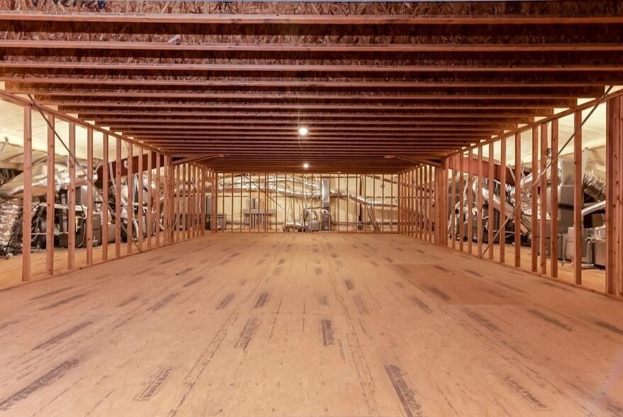 417 NE 144th Pl, Edmond, OK for sale - Interior Photo - Image 2 of 25