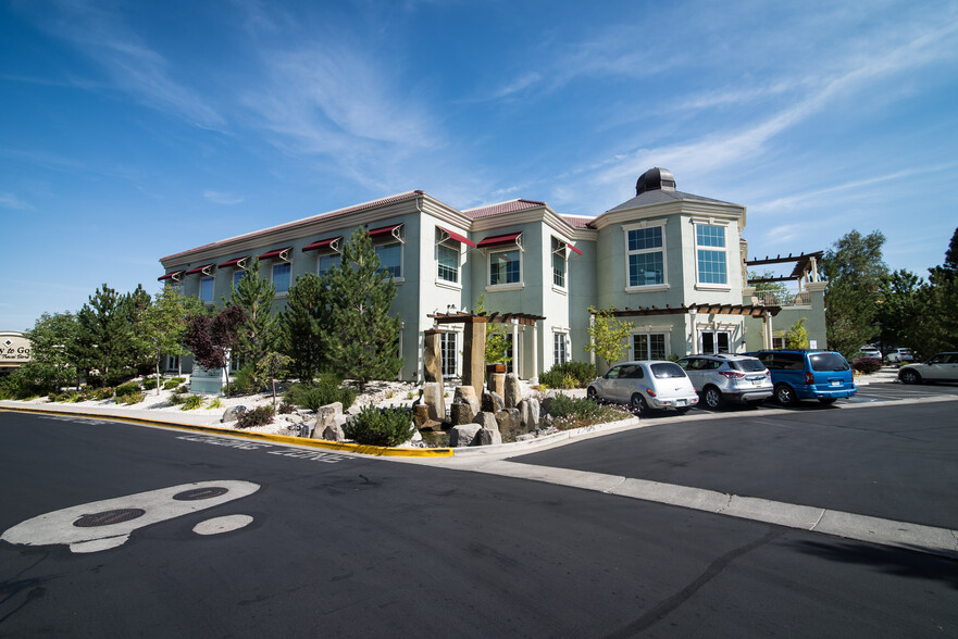 540 W Plumb Ln, Reno, NV for lease - Building Photo - Image 1 of 3