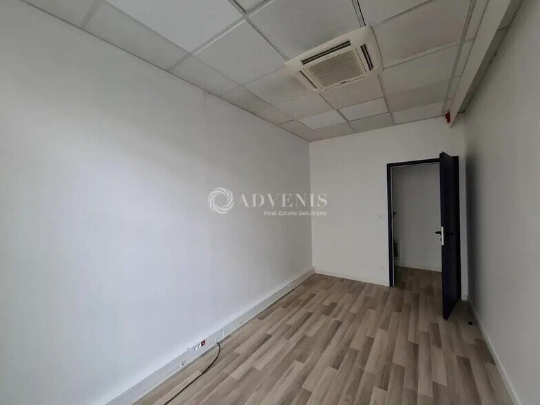 Office in Nancy for lease - Interior Photo - Image 2 of 6