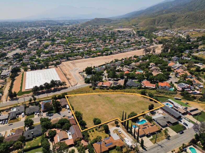 ±1.79 Acres | Residential Zoned Land, San Bernardino, CA for sale - Building Photo - Image 2 of 5