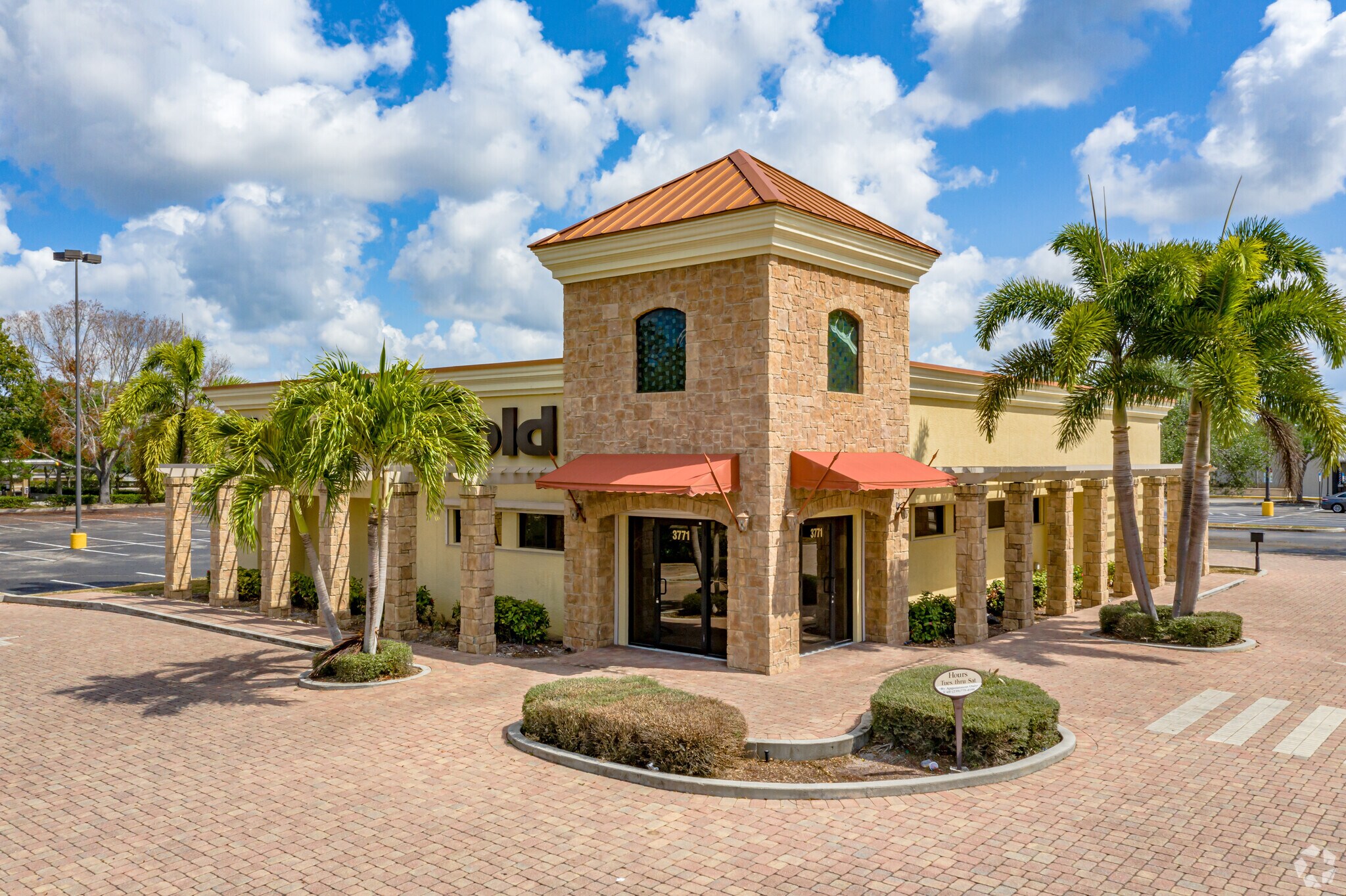 3771 Tamiami Trl E, Naples, FL for sale Building Photo- Image 1 of 1