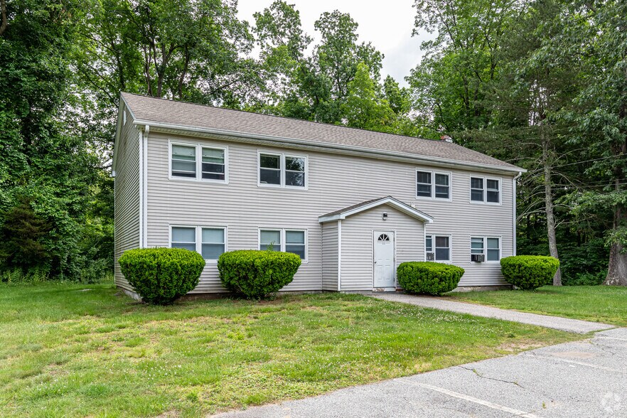 13-33 Club House Cir, Storrs Mansfield, CT for sale - Building Photo - Image 3 of 15