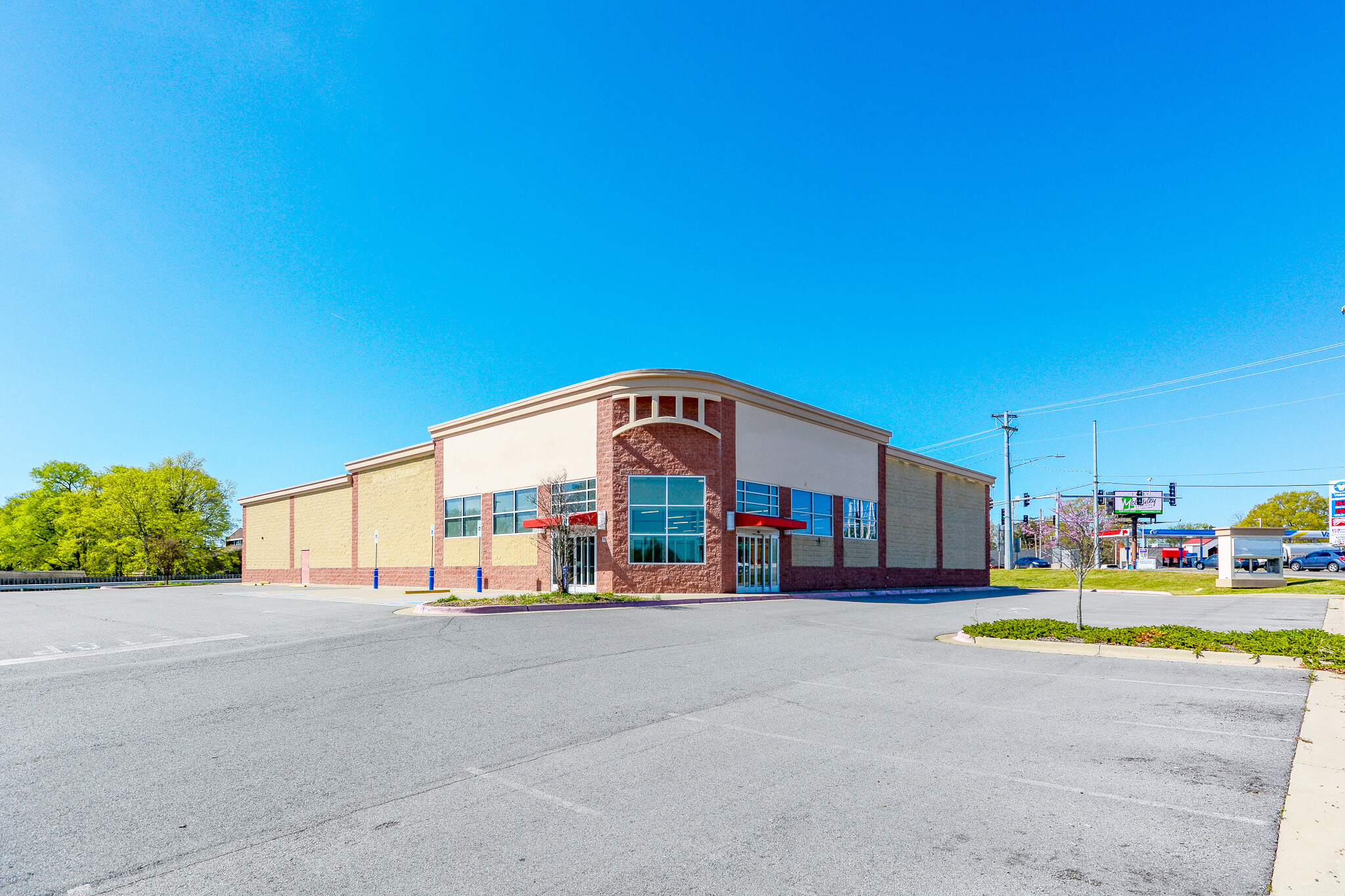 609 Military Rd, Benton, AR for lease Building Photo- Image 1 of 9