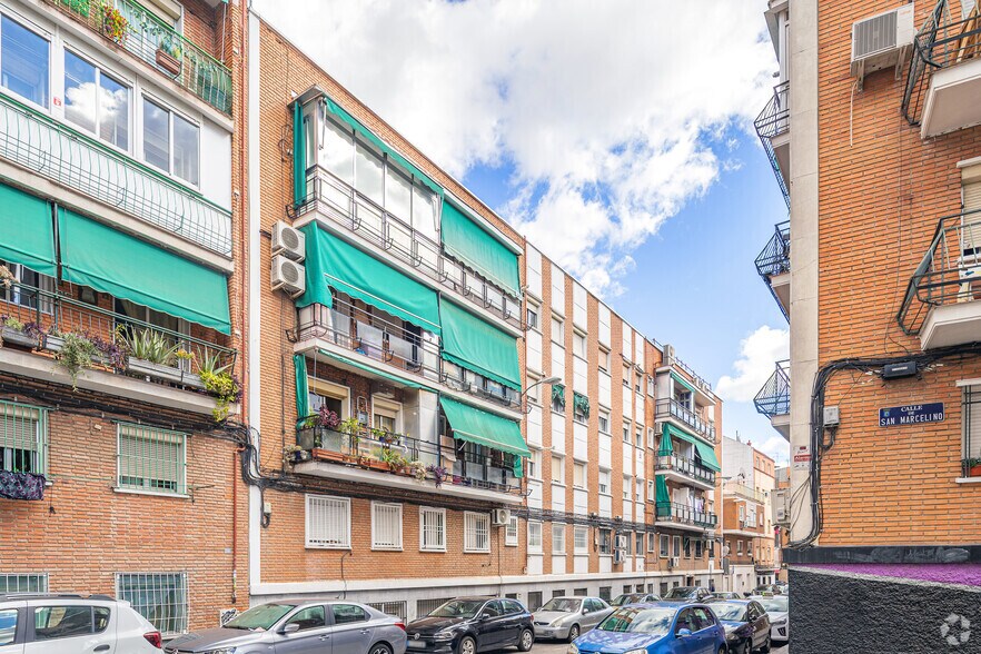 Calle de Carlos Domingo, 6, Madrid, Madrid for sale - Building Photo - Image 2 of 4