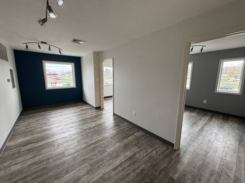 901 Mantua Pike, Woodbury, NJ for lease - Interior Photo - Image 2 of 6