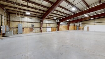 500 Moasis Dr, Little Chute WI - Warehouse