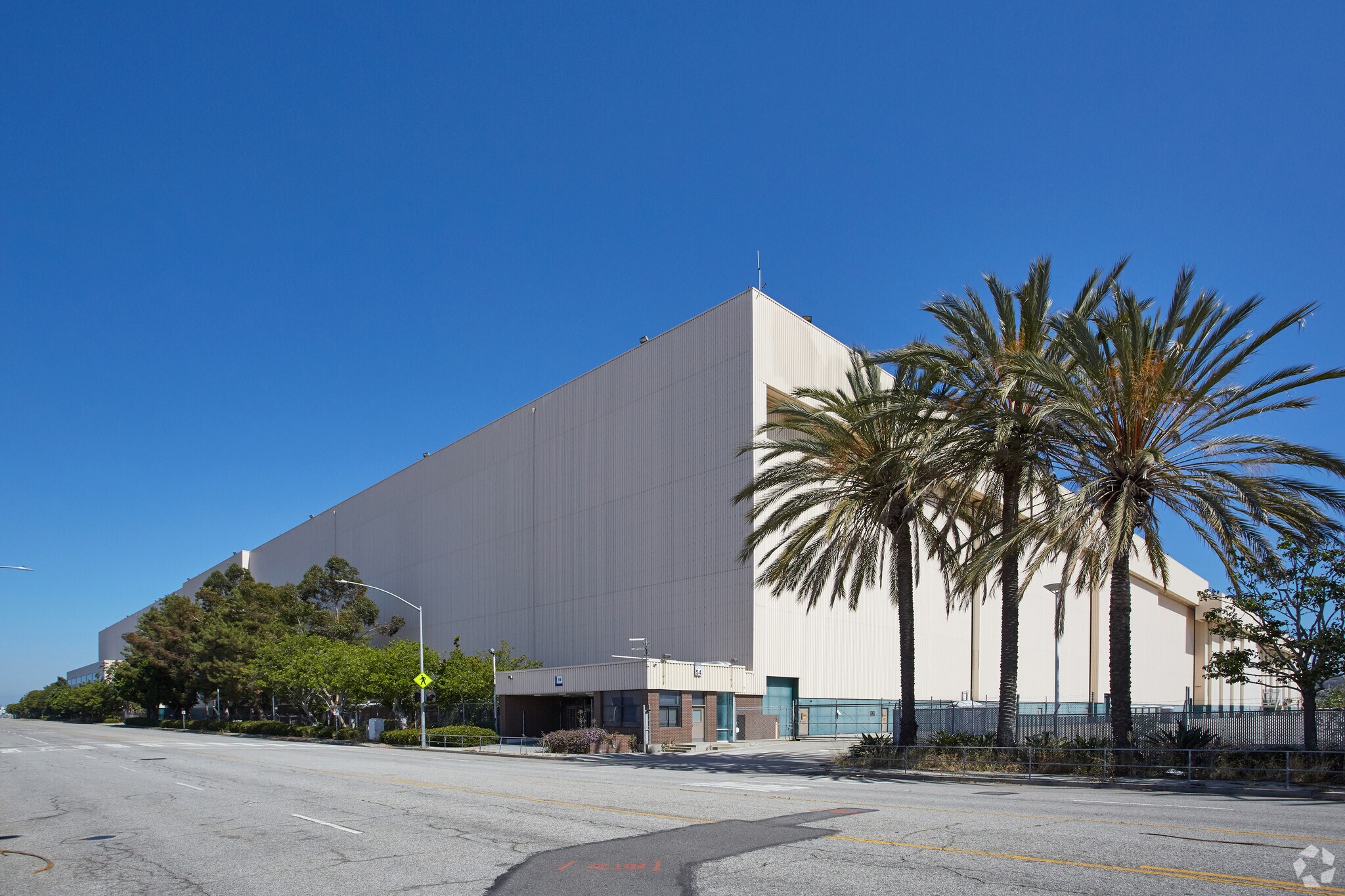 2400 E Wardlow Rd, Long Beach, CA for sale Primary Photo- Image 1 of 1