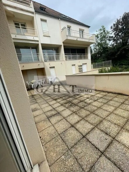 Industrial in Melun for sale - Building Photo - Image 3 of 12