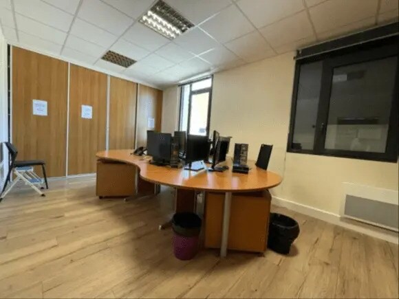 Office in Le Havre for lease Interior Photo- Image 1 of 4